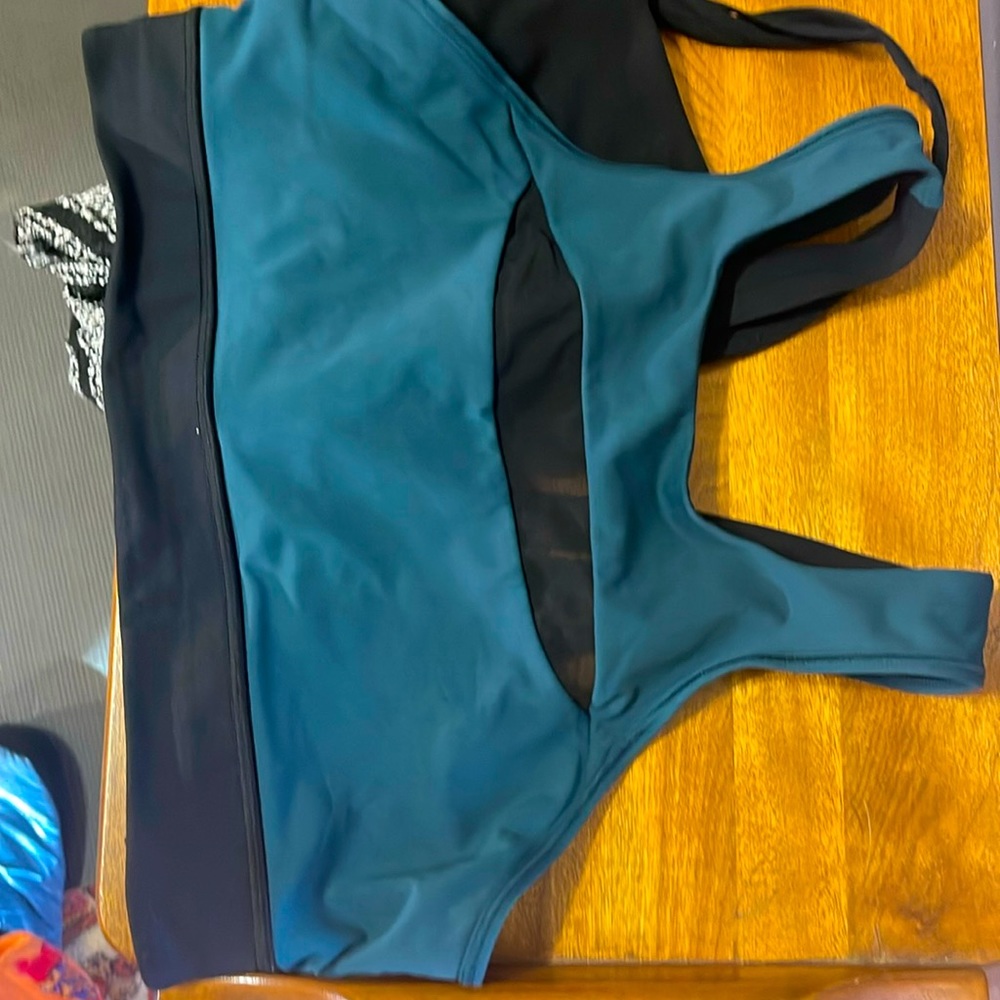 LuluLemon green mesh large sports bra and xl black Athleta work out top